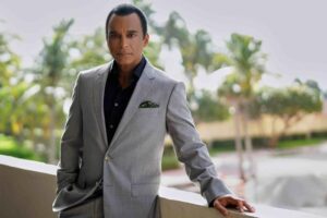Jon Secada